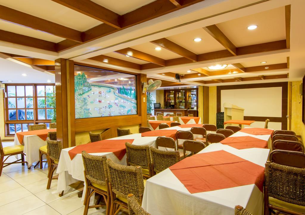 The Manor Hotel Davao City Buitenkant foto