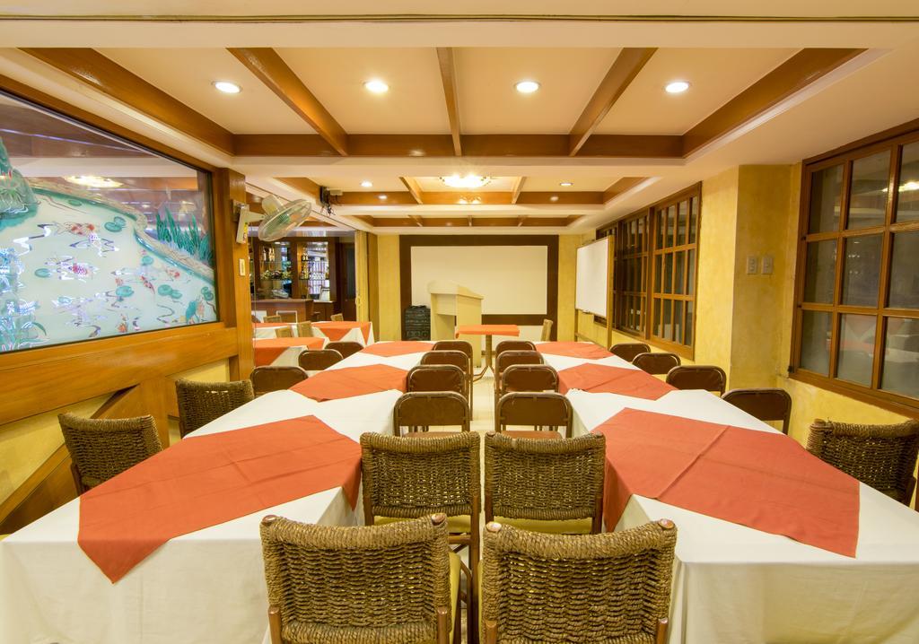 The Manor Hotel Davao City Buitenkant foto